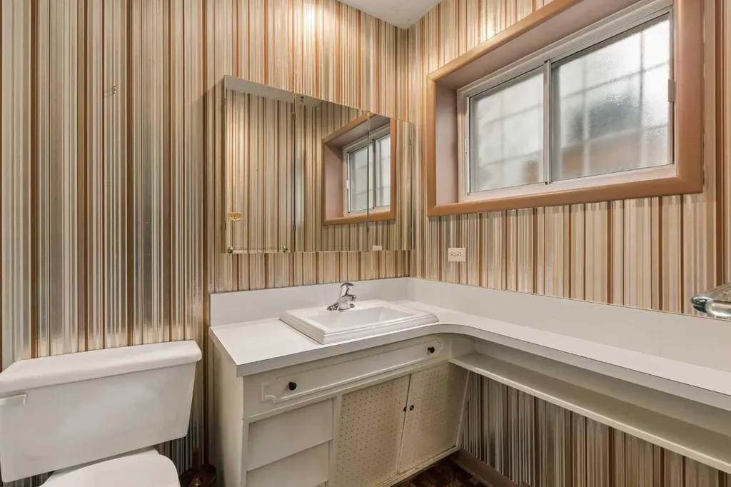 53 Massey Place SW Calgary AB T2V 2G6