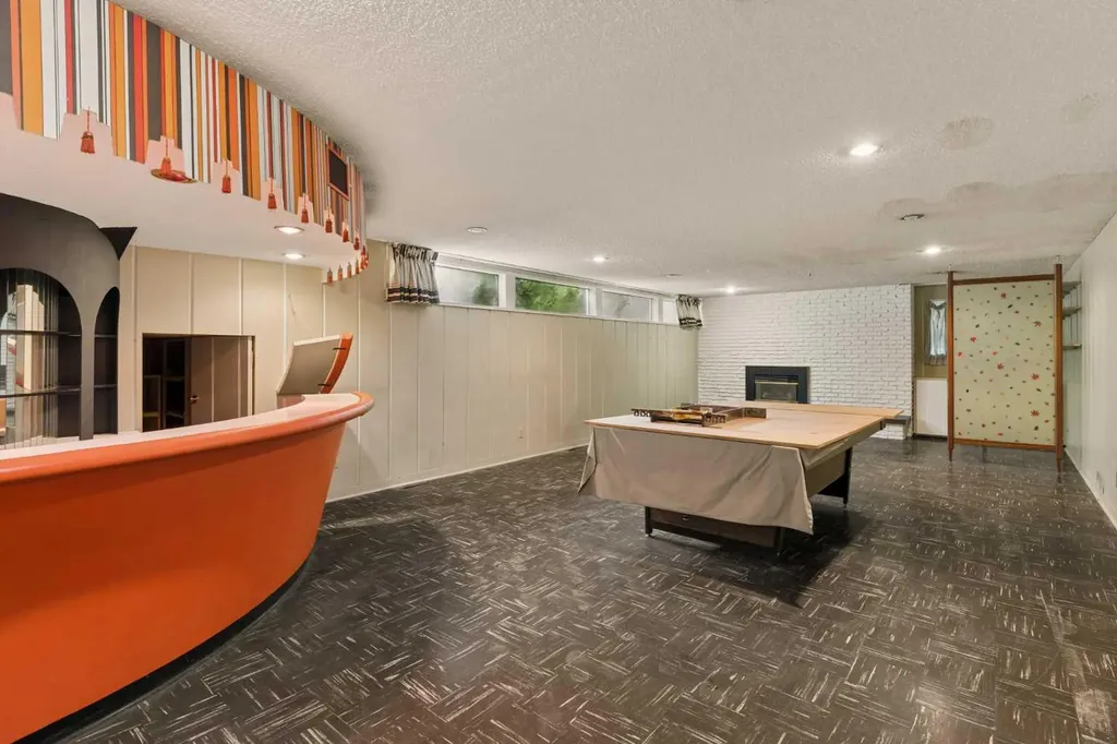 53 Massey Place SW Calgary AB T2V 2G6