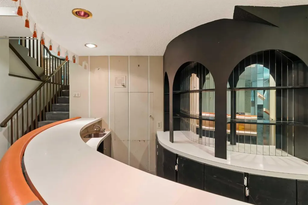 53 Massey Place SW Calgary AB T2V 2G6