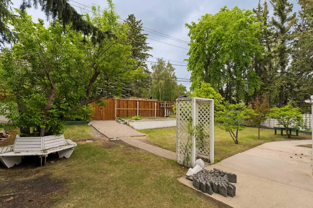 53 Massey Place SW Calgary AB T2V 2G6