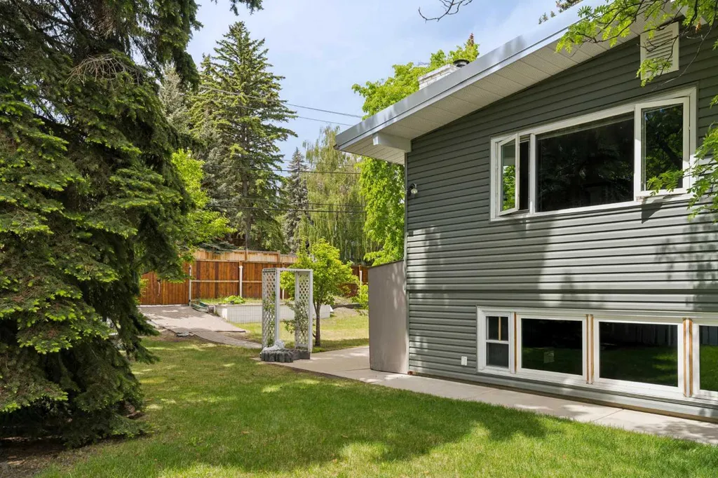 53 Massey Place SW Calgary AB T2V 2G6