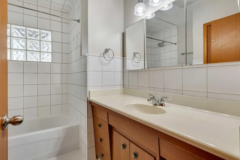 3324 Morley Crescent NW Calgary AB T2M 4K9