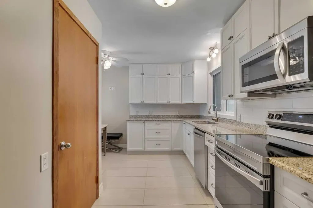 3324 Morley Crescent NW Calgary AB T2M 4K9
