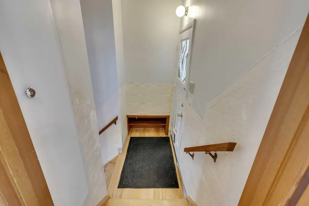 3324 Morley Crescent NW Calgary AB T2M 4K9