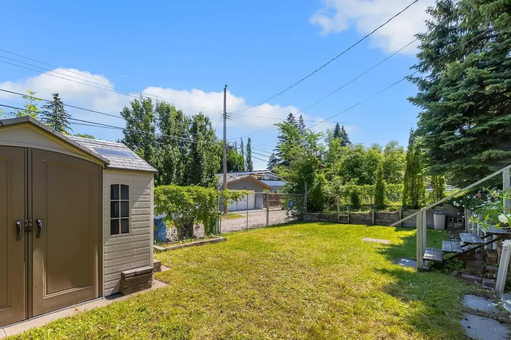 3324 Morley Crescent NW Calgary AB T2M 4K9