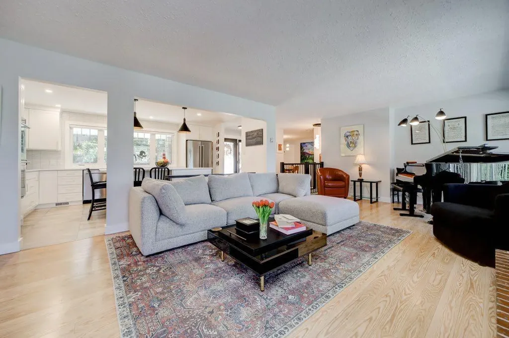 13521 15 Avenue Blairmore AB T0K 0E0
