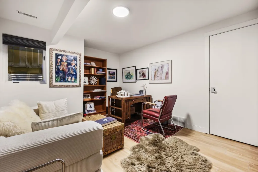 1936 30 Avenue SW Calgary AB T2T1P9