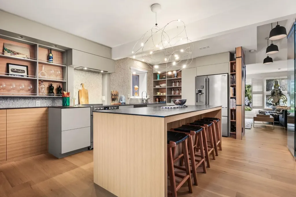 1936 30 Avenue SW Calgary AB T2T1P9