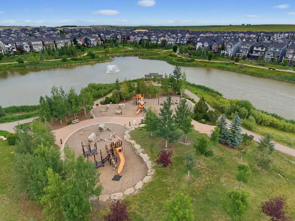 136 Sunrise Common Cochrane AB T4C 2S1