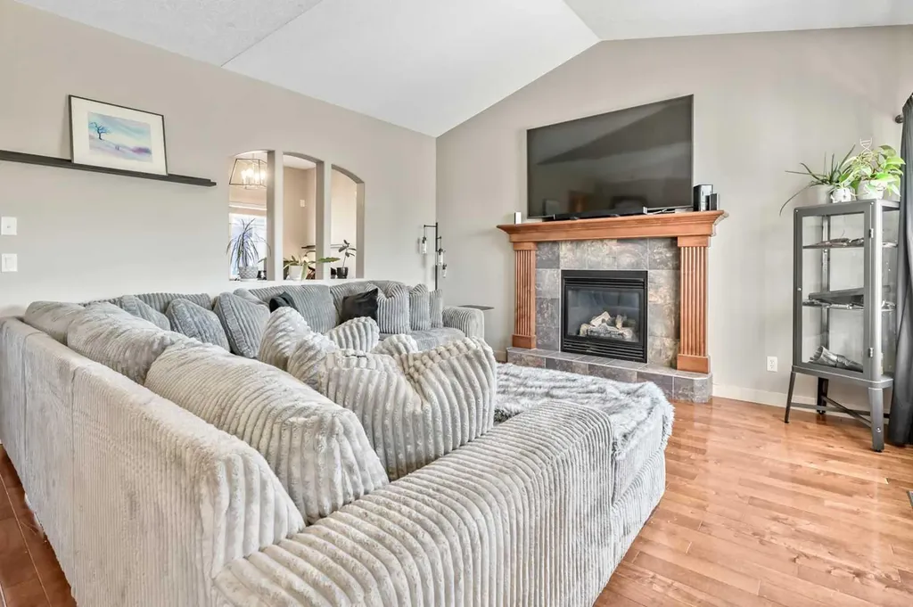 13 Dain Place NW Langdon AB T0J 1X2