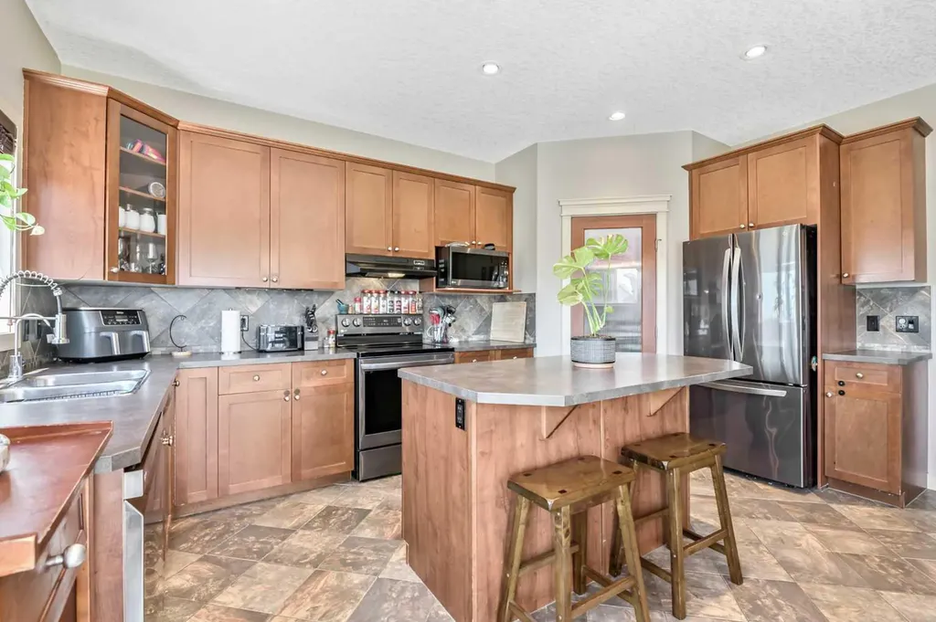 13 Dain Place NW Langdon AB T0J 1X2