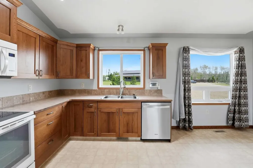 422045 Range Road 10 Rural Ponoka County AB T0C 2J0