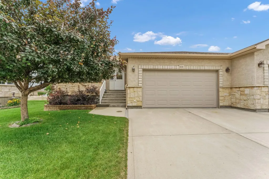 108 Sandstone Place SE Medicine Hat AB T1B 4R9
