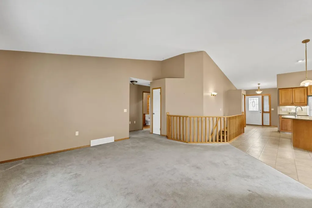 108 Sandstone Place SE Medicine Hat AB T1B 4R9