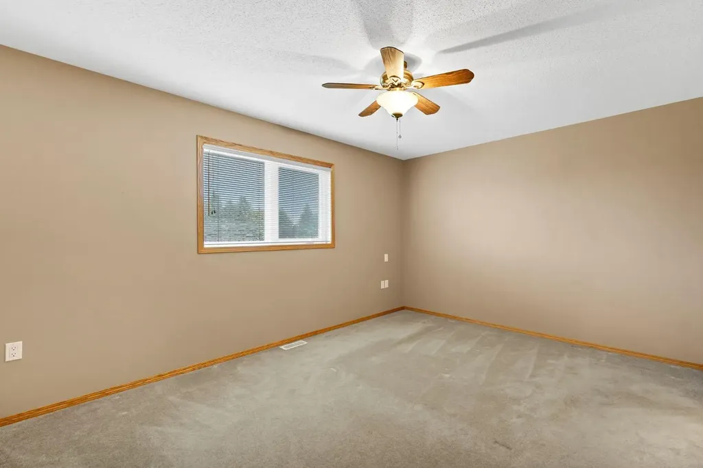 108 Sandstone Place SE Medicine Hat AB T1B 4R9