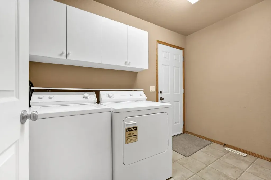 108 Sandstone Place SE Medicine Hat AB T1B 4R9