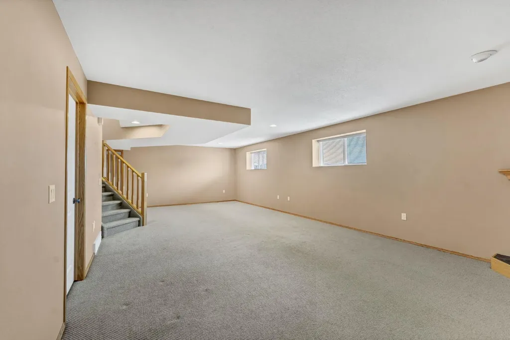 108 Sandstone Place SE Medicine Hat AB T1B 4R9