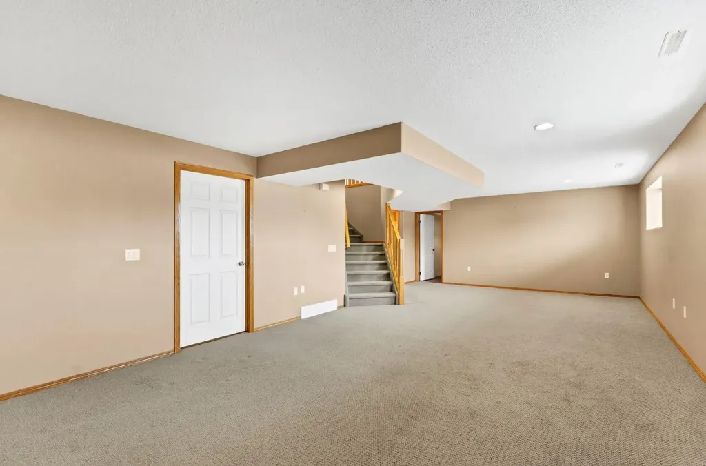 108 Sandstone Place SE Medicine Hat AB T1B 4R9