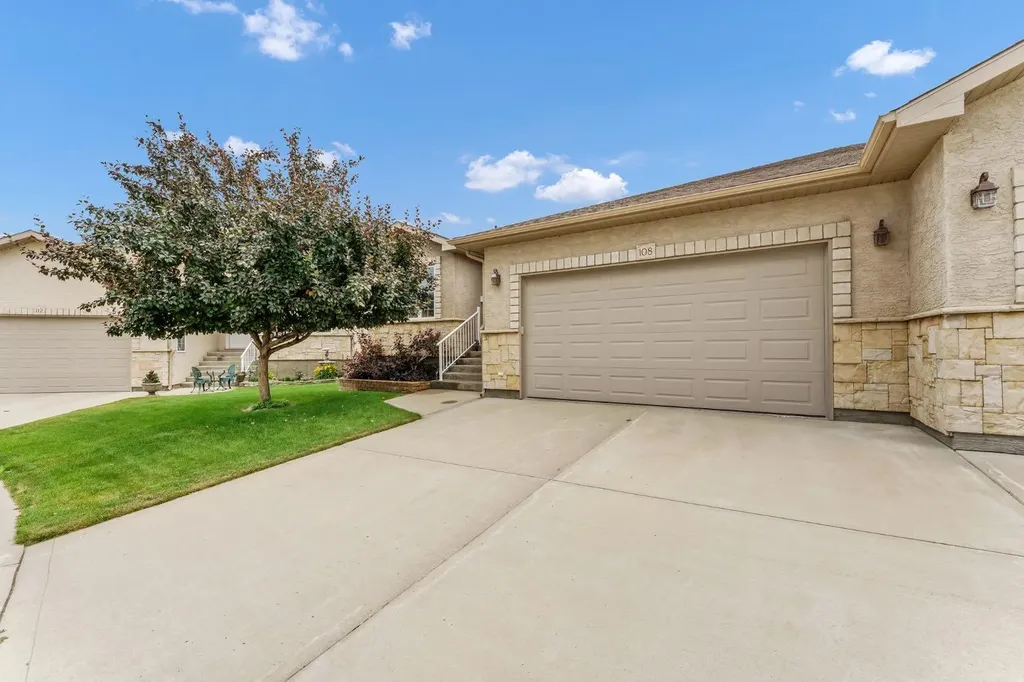 108 Sandstone Place SE Medicine Hat AB T1B 4R9