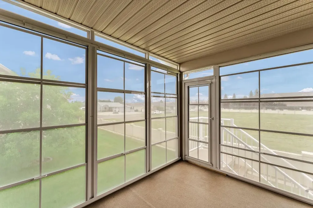 108 Sandstone Place SE Medicine Hat AB T1B 4R9