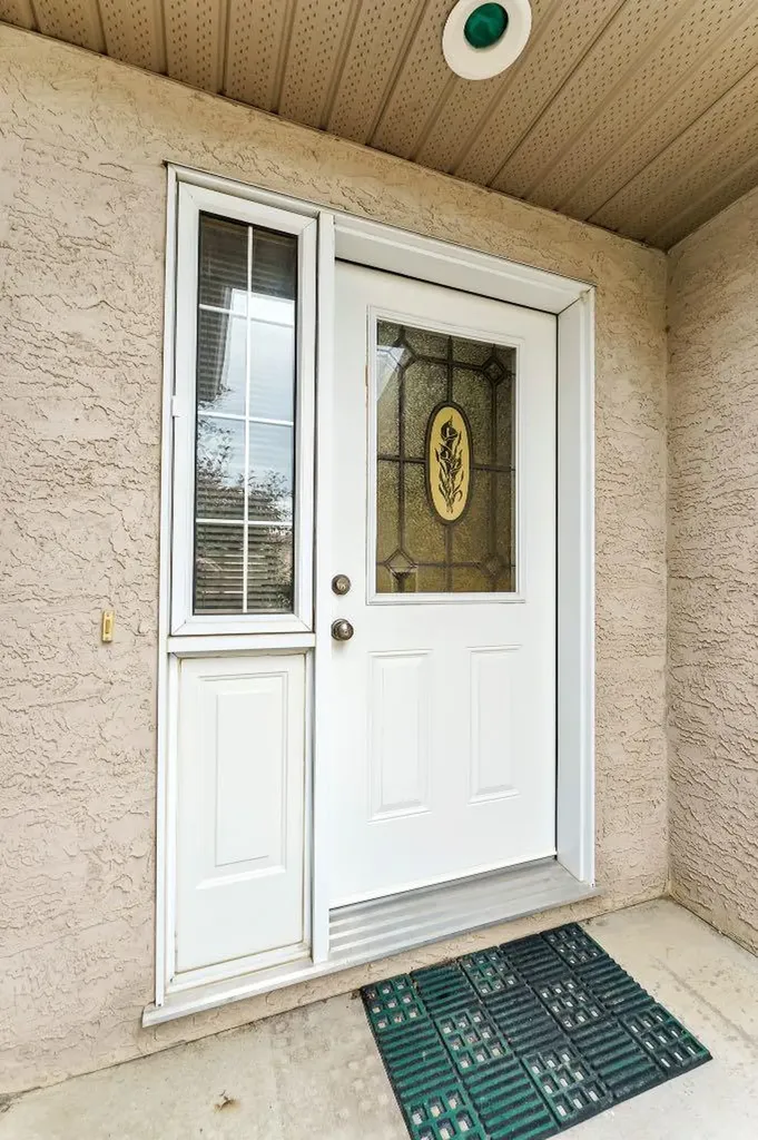 108 Sandstone Place SE Medicine Hat AB T1B 4R9
