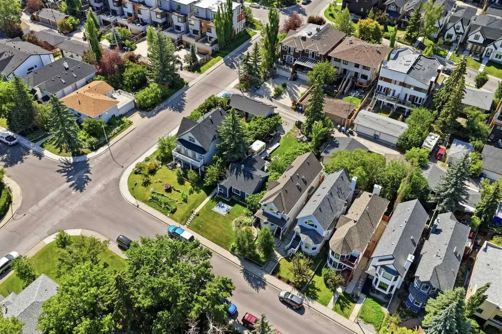 2205 27 Avenue SW Calgary AB T2T 1J1