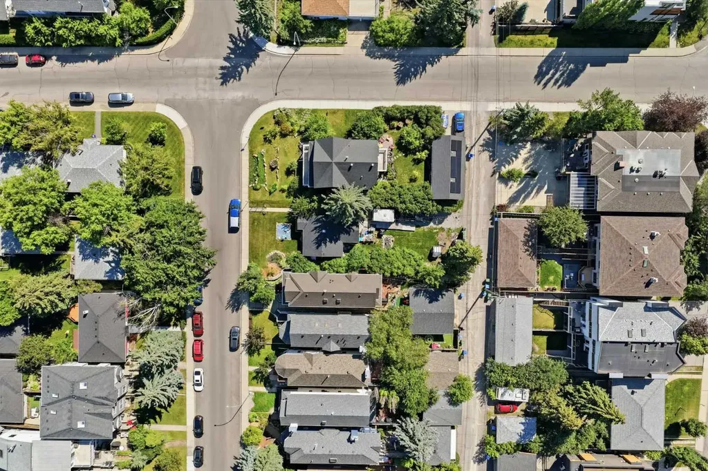 2205 27 Avenue SW Calgary AB T2T 1J1
