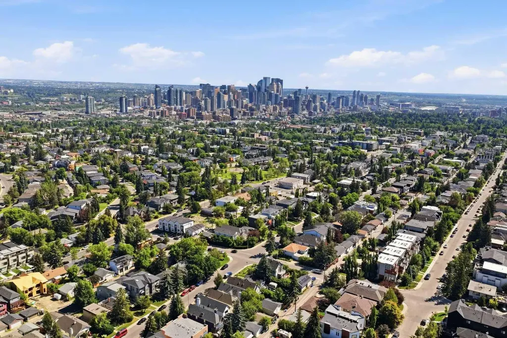 2205 27 Avenue SW Calgary AB T2T 1J1
