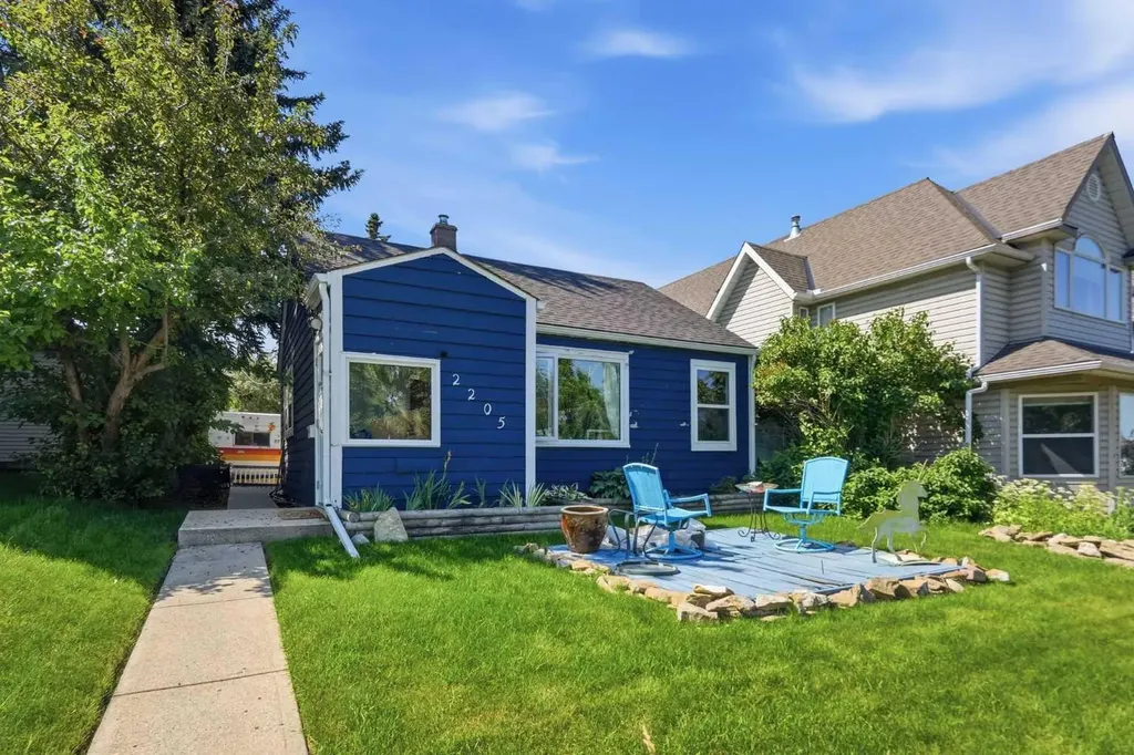 2205 27 Avenue SW Calgary AB T2T 1J1