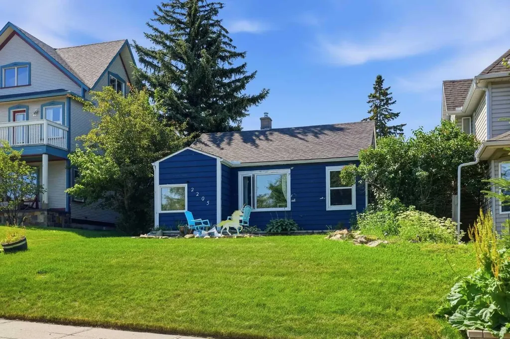 2205 27 Avenue SW Calgary AB T2T 1J1