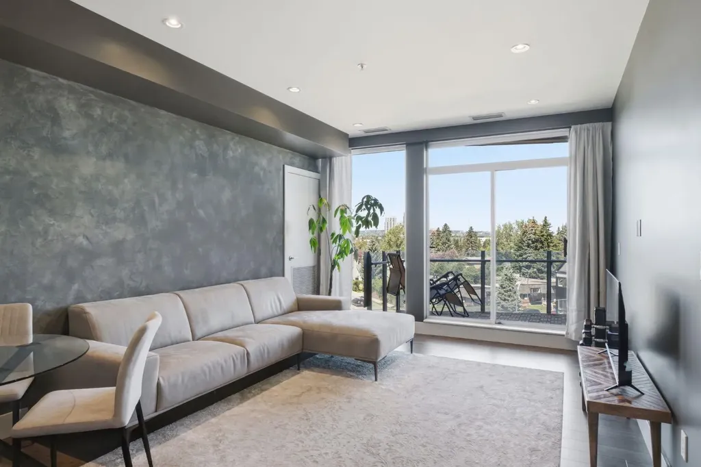 2505 17 Avenue SW Calgary AB T3E7V3