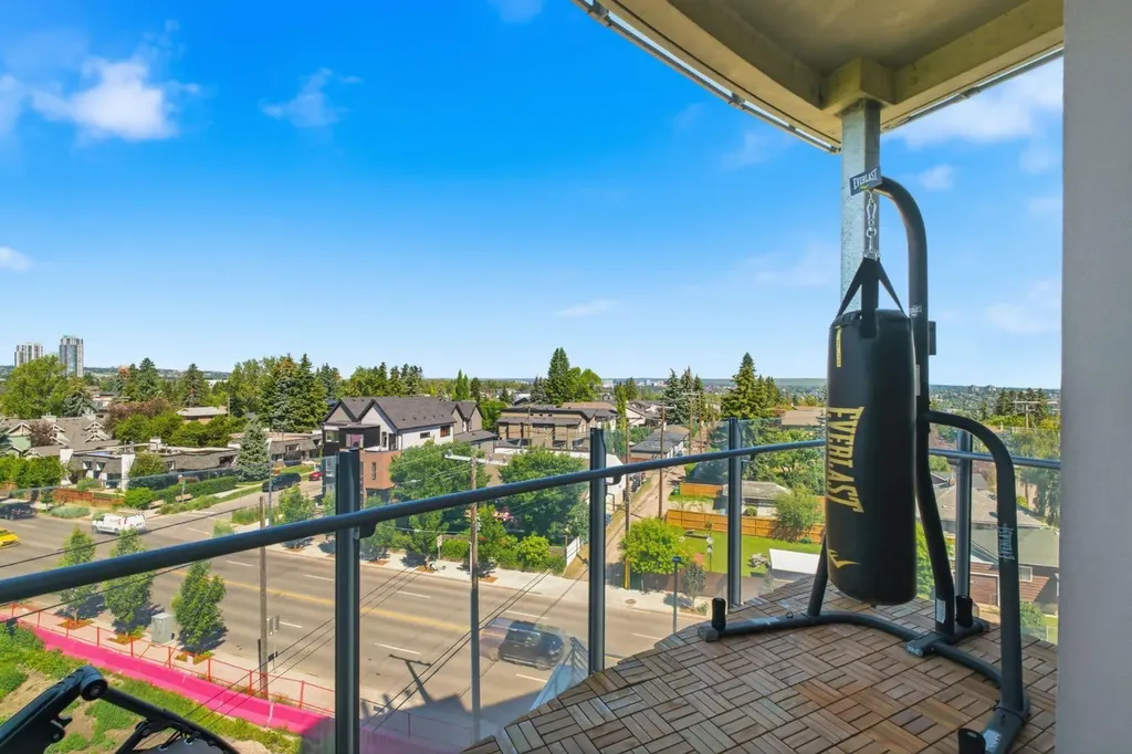 2505 17 Avenue SW Calgary AB T3E7V3