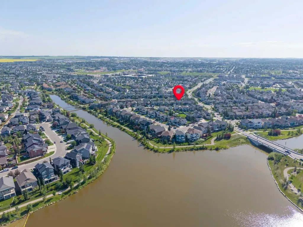 809 Canoe Green SW Airdrie AB T4B 3K6