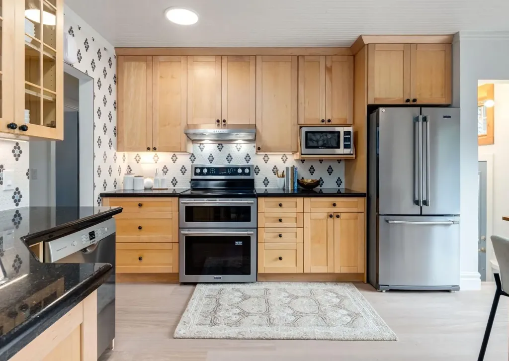 1618 6 Street NW Calgary AB T2M 3E8