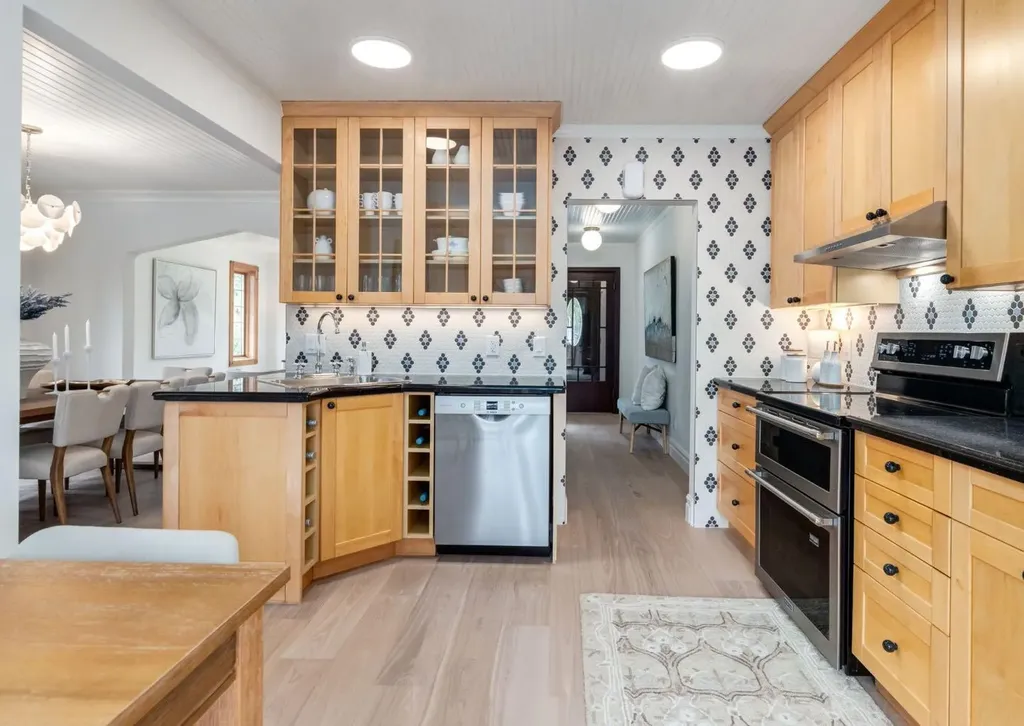 1618 6 Street NW Calgary AB T2M 3E8