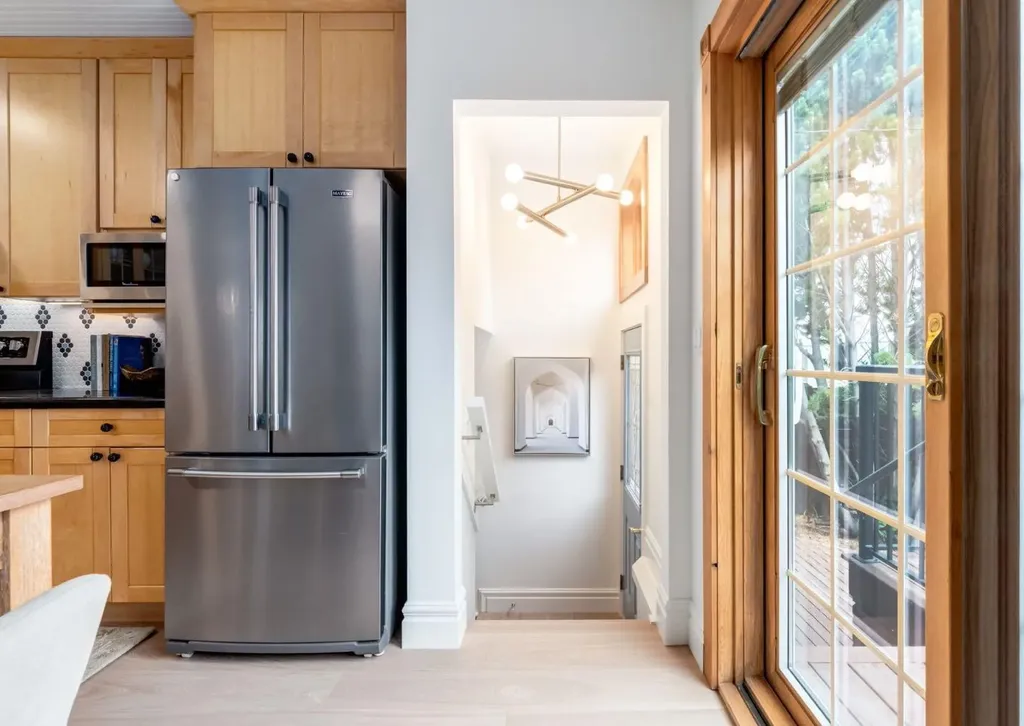 1618 6 Street NW Calgary AB T2M 3E8