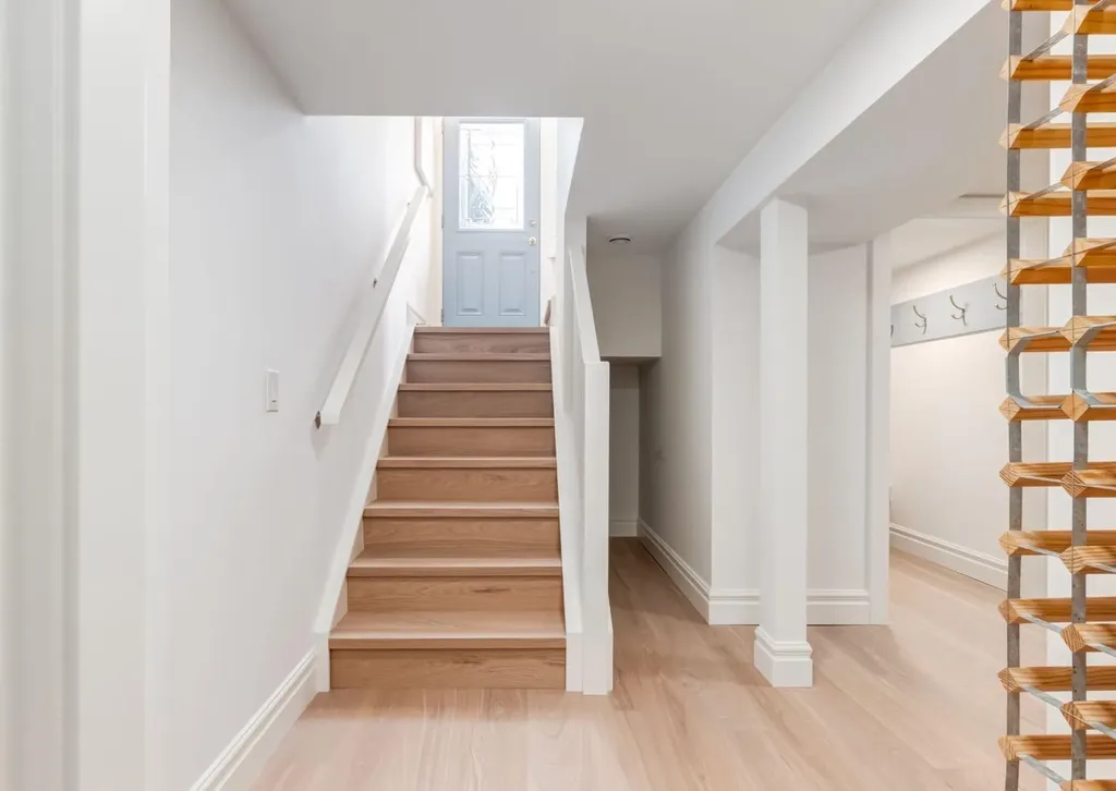 1618 6 Street NW Calgary AB T2M 3E8