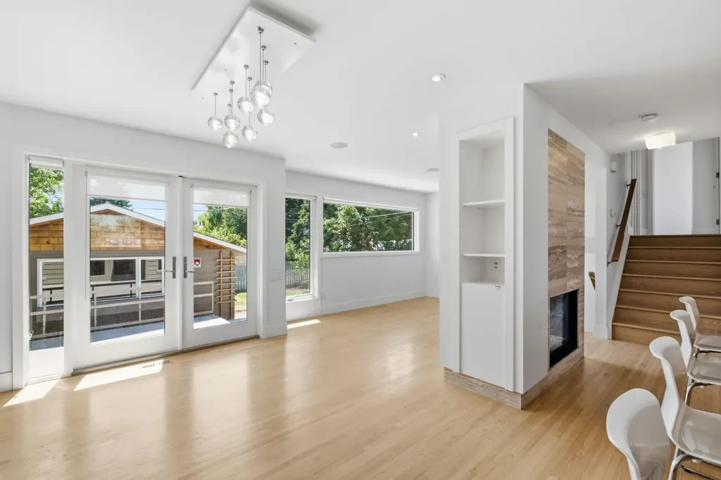 4935 10 Avenue SW Calgary AB T3C 0M3
