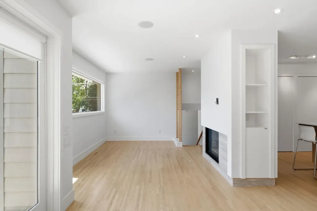 4935 10 Avenue SW Calgary AB T3C 0M3