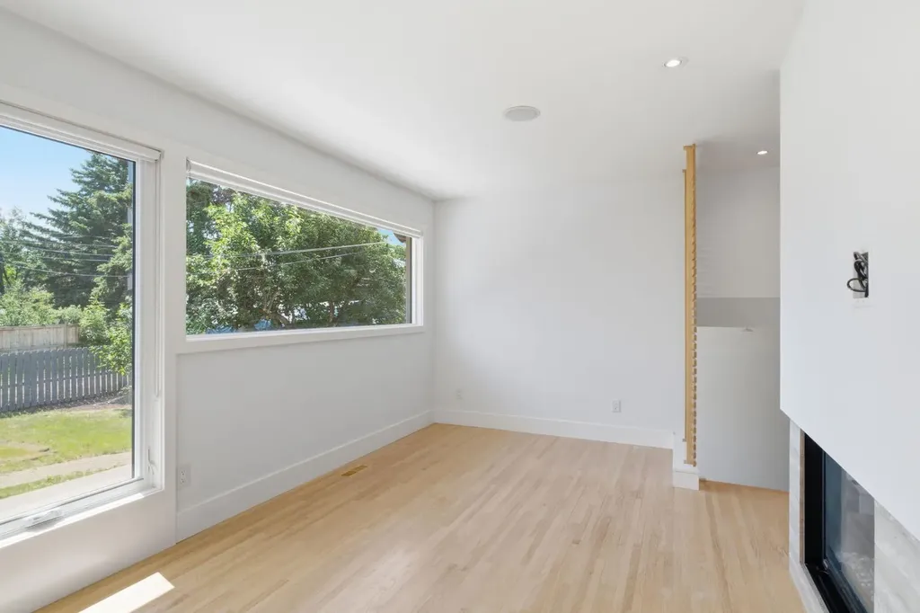 4935 10 Avenue SW Calgary AB T3C 0M3
