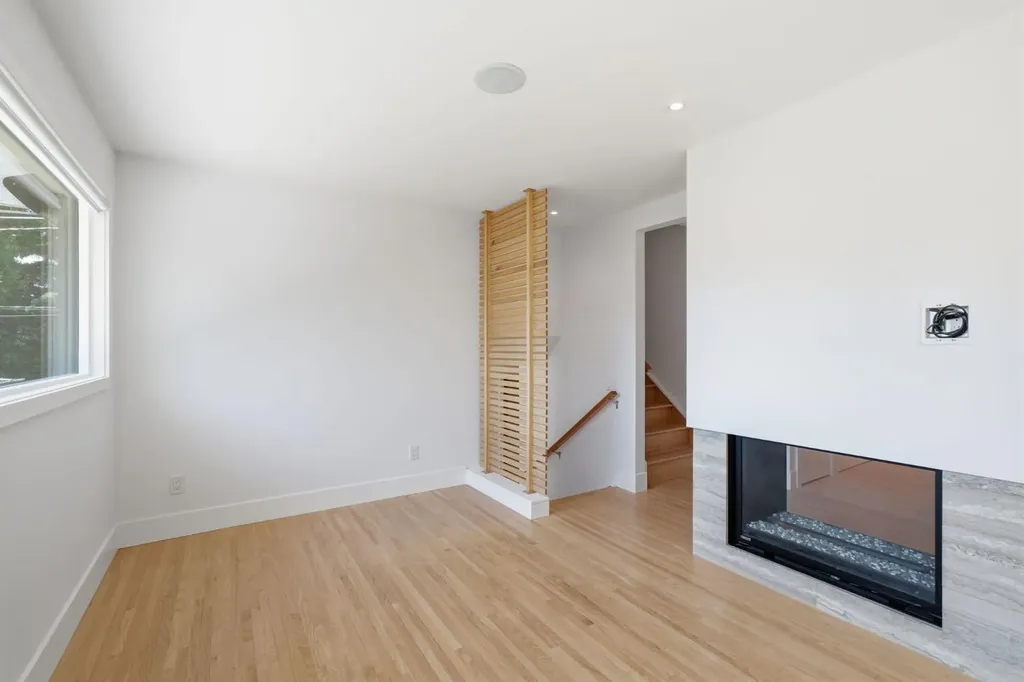 4935 10 Avenue SW Calgary AB T3C 0M3