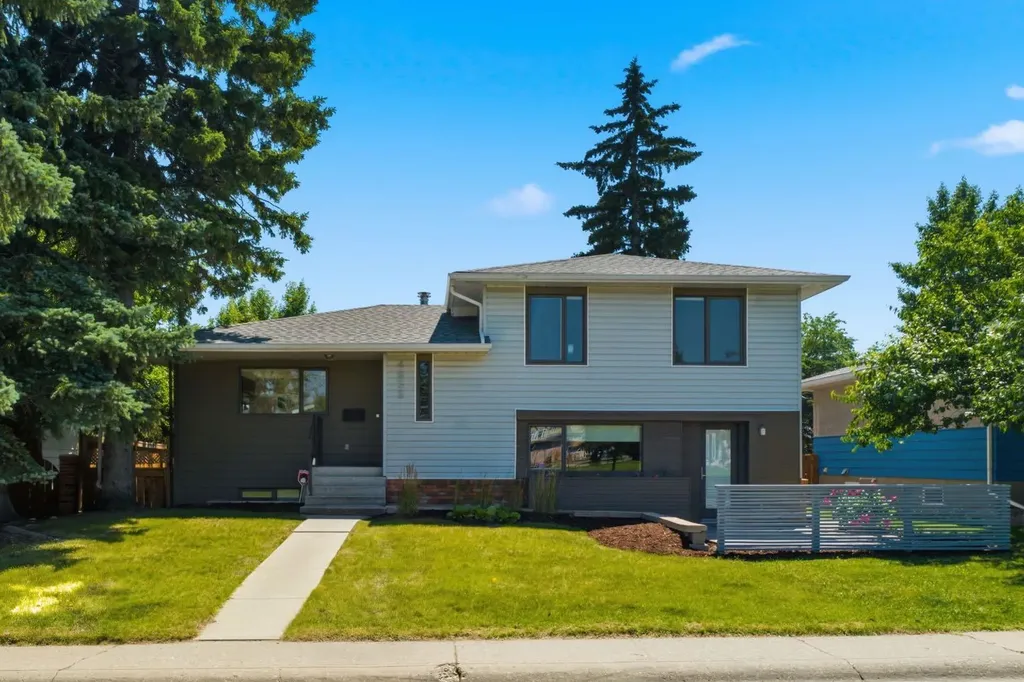 4935 10 Avenue SW Calgary AB T3C 0M3