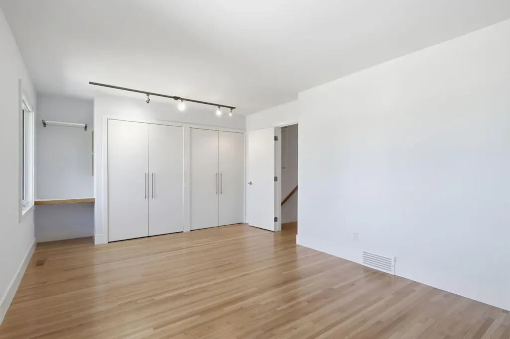 4935 10 Avenue SW Calgary AB T3C 0M3