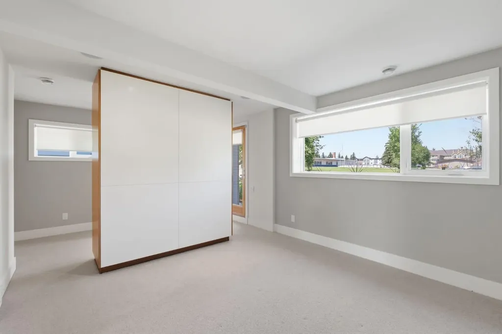 4935 10 Avenue SW Calgary AB T3C 0M3