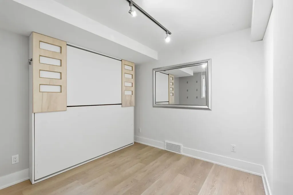 4935 10 Avenue SW Calgary AB T3C 0M3