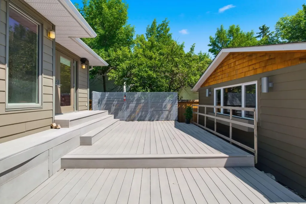 4935 10 Avenue SW Calgary AB T3C 0M3