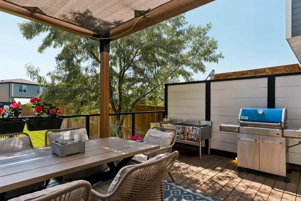 203 Cranbrook Park SE Calgary AB T3M 3C3
