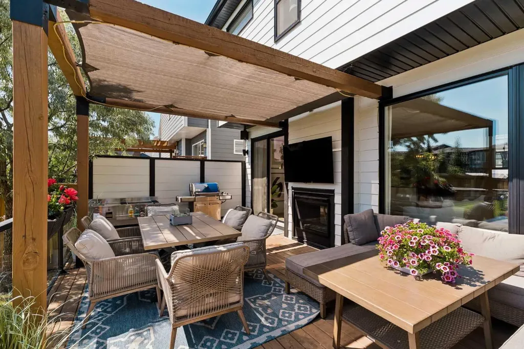 203 Cranbrook Park SE Calgary AB T3M 3C3