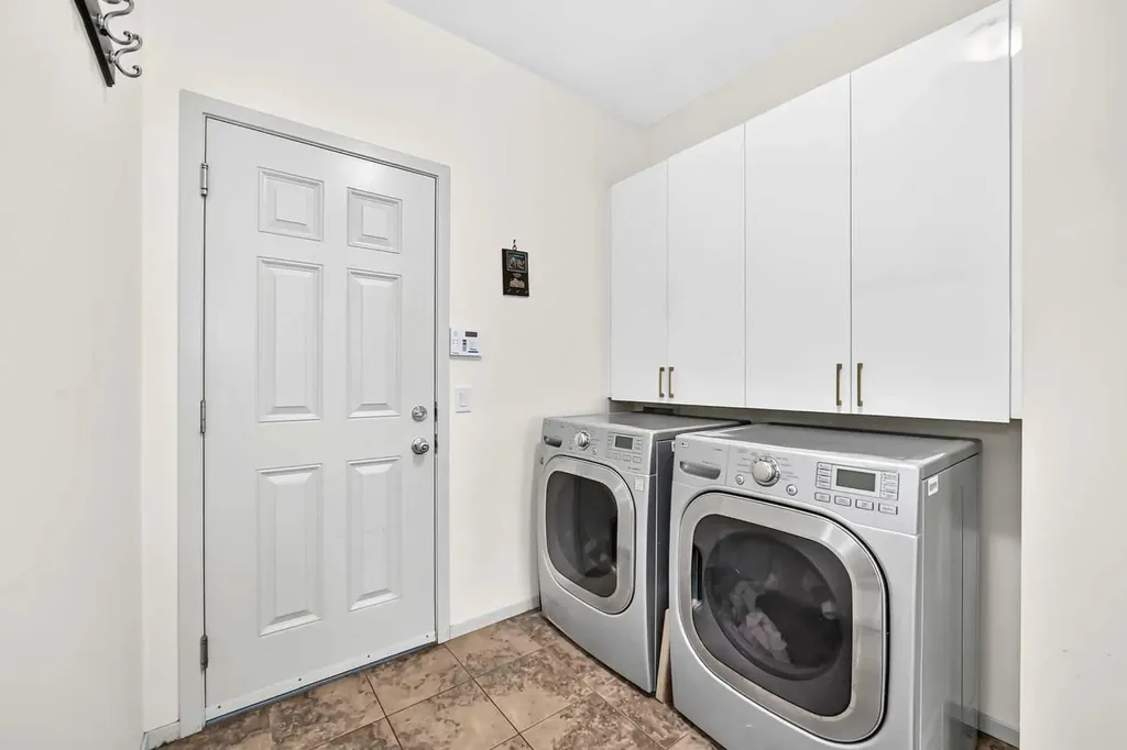 279 Copperpond Circle SE Calgary AB T2Z 0R4