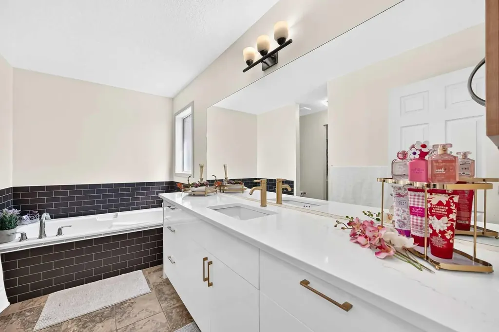 279 Copperpond Circle SE Calgary AB T2Z 0R4